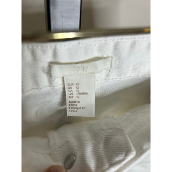 H&M‎ white distressed jean shorts-size 12 - Picture 3 of 3